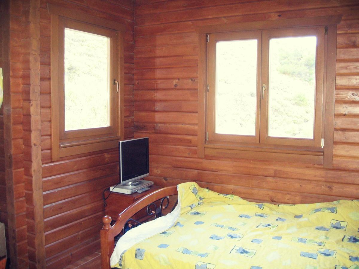 Agros Timber Log House Villa Bagian luar foto