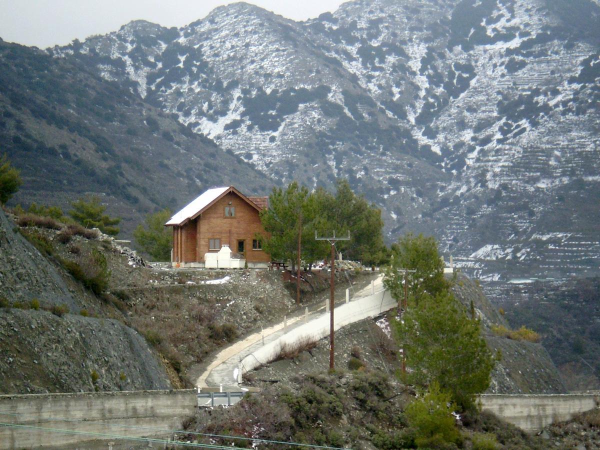 Agros Timber Log House Villa Bagian luar foto