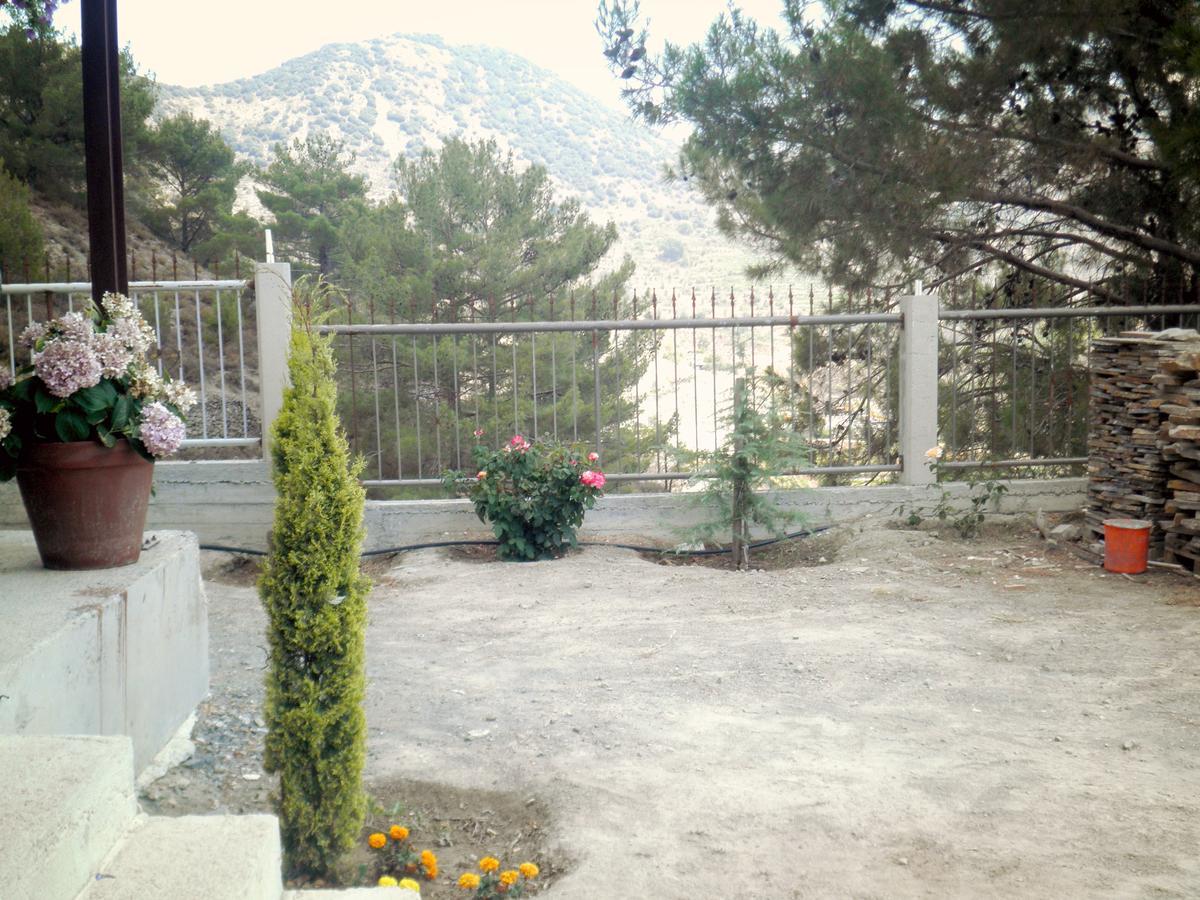 Agros Timber Log House Villa Bagian luar foto